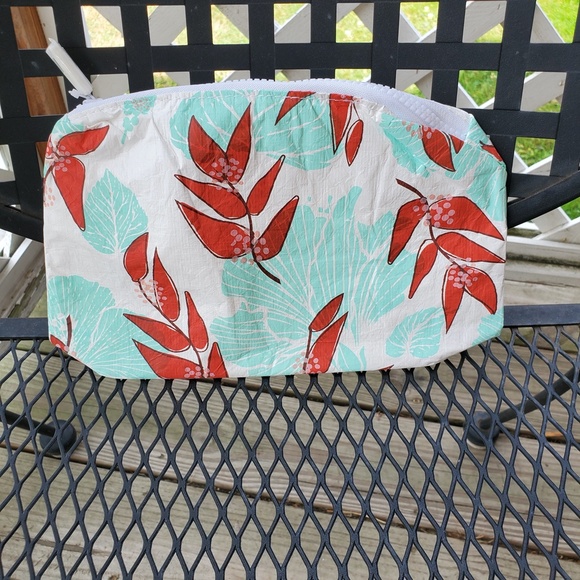 Maecargo & Barbella Box Sweat + Sea Resistant Travel Bag OS - Picture 2 of 5